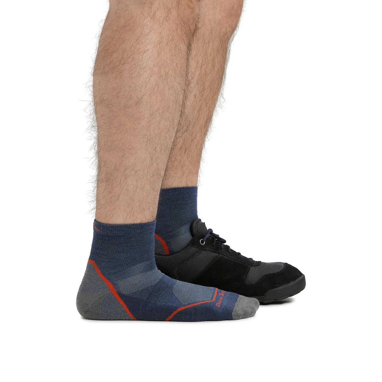 Darn Tough Light Hiker Cushion Quarter Socks - Men's 3 Darn Tough Light Hiker Cushion Quarter Socks - Men's - Image 3
