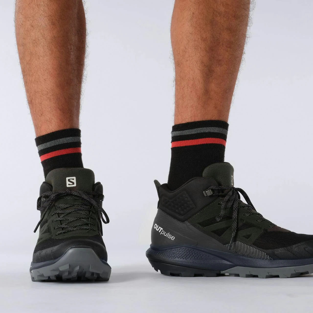 Salomon OUTpulse Mid Gore-Tex Light Trail Shoes - Men's 2 Salomon OUTpulse Mid Gore-Tex Light Trail Shoes - Men's - Image 2